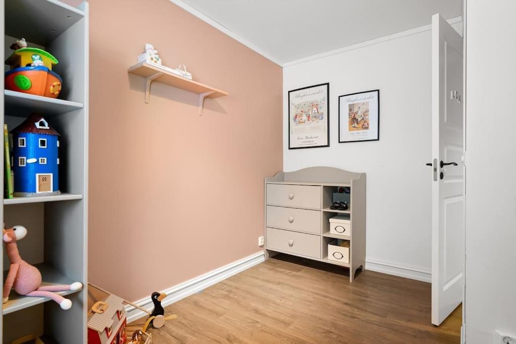 With Garden, 2 Floors, 240m2