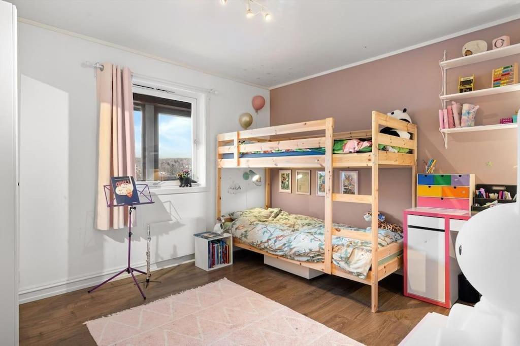 With Garden, 2 Floors, 240m2